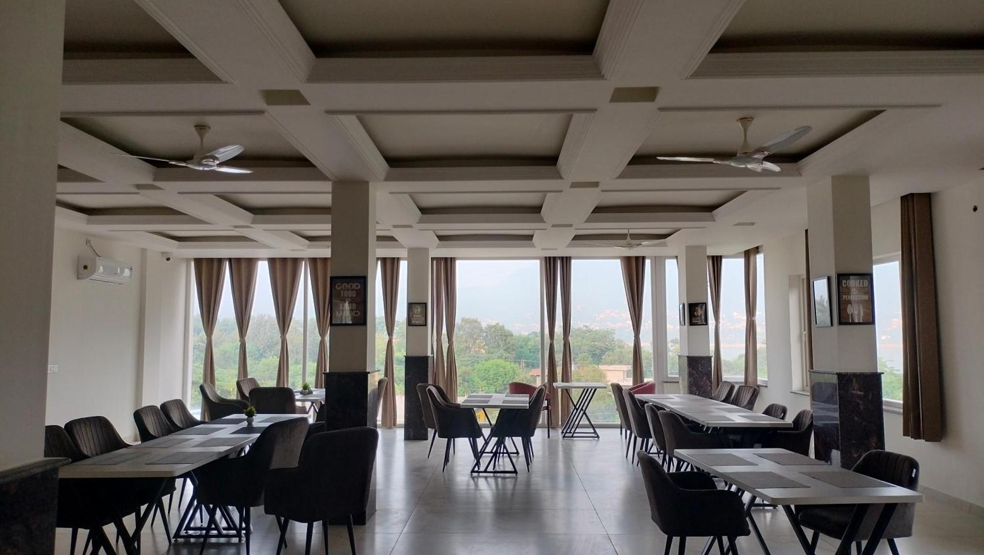 Govind Sagar View Hotel & Restaurant Bilaspur  외부 사진